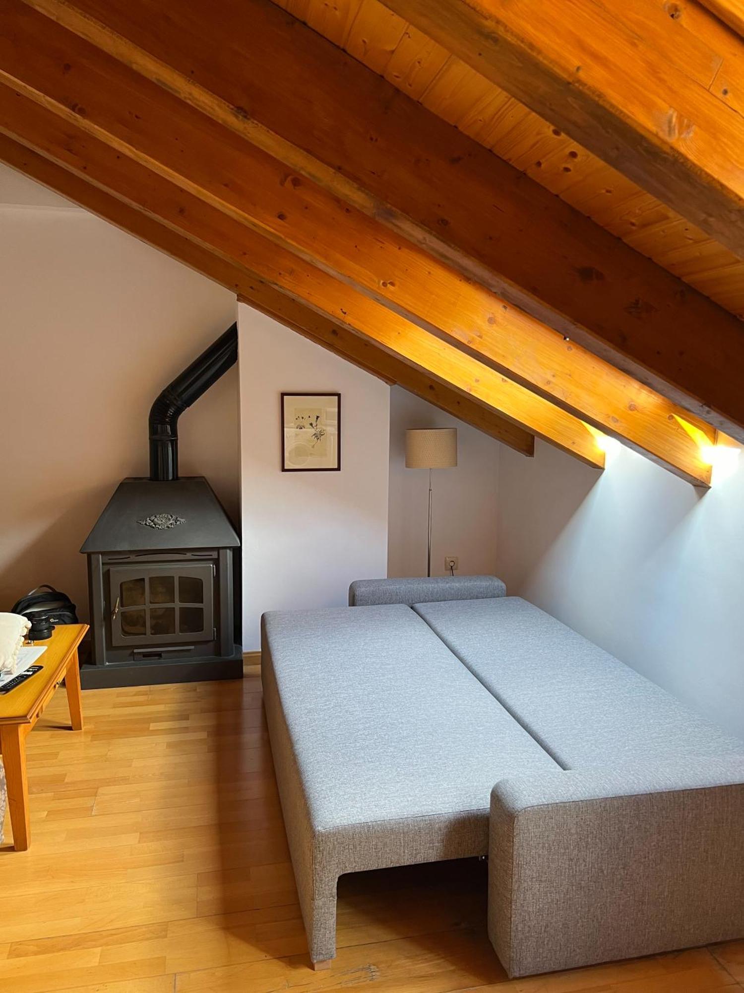 Casa La Muga Lägenhet Benasque Exteriör bild