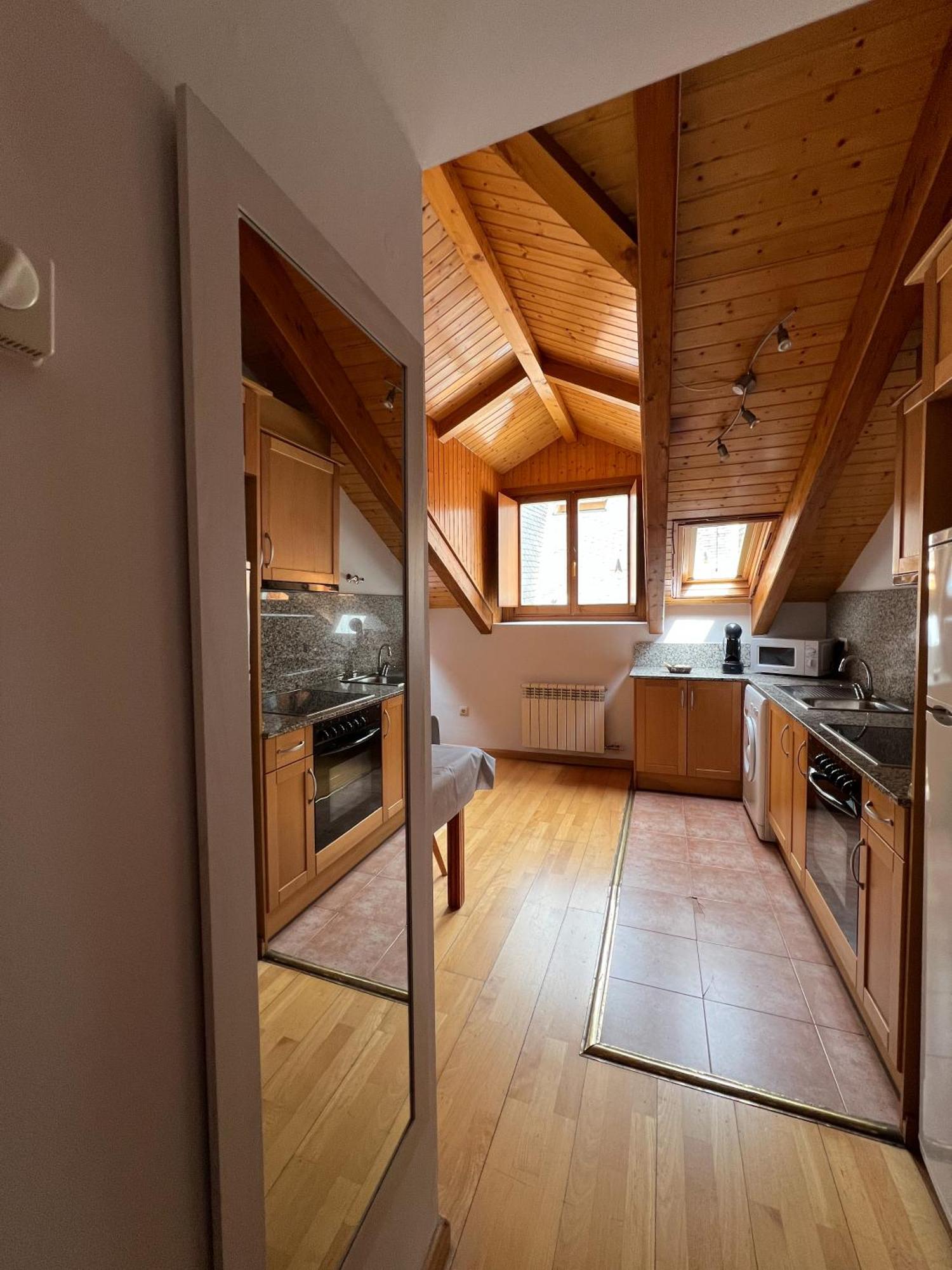 Casa La Muga Lägenhet Benasque Exteriör bild